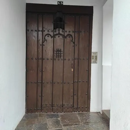 Arminan Ronda- Parking Opcional アパート